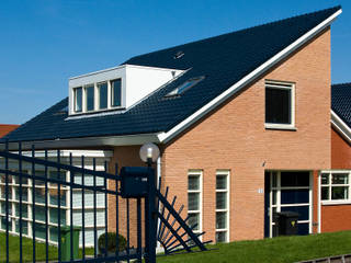 Woningen te Zoetermeer, Meijer & van Eerden Meijer & van Eerden Country style house