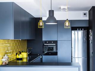 Realizacja kuchni z żółtym akcentem, Pracownia projektowa Atelier Lillet Pracownia projektowa Atelier Lillet Cocinas de estilo moderno