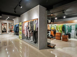 Show room multi marcas, Floema Arquitetura Floema Arquitetura Commercial spaces