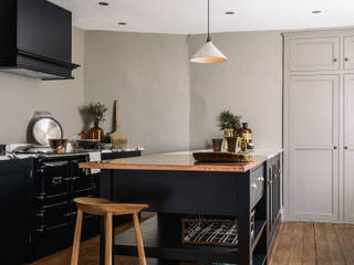 The Mill House Showroom by deVOL, deVOL Kitchens deVOL Kitchens Rustikale Küchen Holz Schwarz