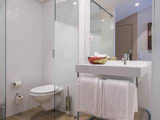 The House Ribeira Hotel, Padimat Design+Technic Padimat Design+Technic 現代浴室設計點子、靈感&圖片