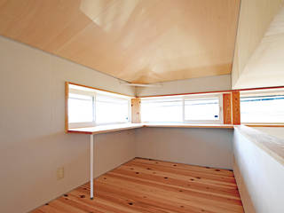 借景を愉しむ箱の家, 合同会社negla設計室 合同会社negla設計室 Scandinavian style study/office Solid Wood Wood effect