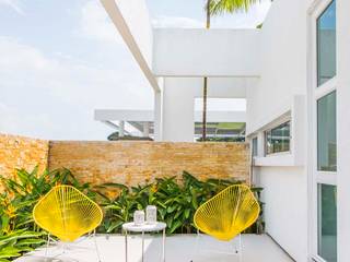 Casa de la Acacia - Sombra Natural, David Macias Arquitectura & Urbanismo David Macias Arquitectura & Urbanismo Moderner Balkon, Veranda & Terrasse