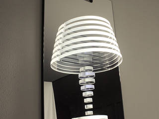 MIRROR LAMP (cod. ML15P), MICHELE MALIN MICHELE MALIN モダンな 家 プラスティック