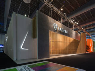 Stand Ladrillera, Local 10 Arquitectura Local 10 Arquitectura Spazi commerciali