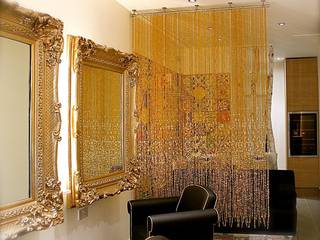 Champagne Gold Luxurious Acrylic Crystal Bead Curtain, Memories of a Butterfly: Bead Curtains & Room Dividers Memories of a Butterfly: Bead Curtains & Room Dividers Salones modernos
