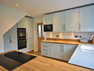 Chelmer Village, Chelmsford, Kitchencraft Kitchencraft Eclectic style kitchen Solid Wood Multicolored