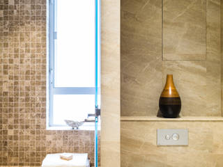 Mid-Levels Bathroom, Nicole Cromwell Interior Design Nicole Cromwell Interior Design Ванна кімната Плитки Бежевий