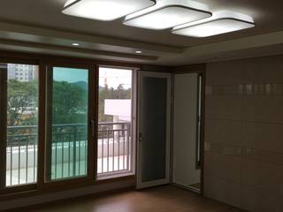 [홈라떼] 김포 34평 새아파트 민트 하우스 홈스타일링, homelatte homelatte Phòng khách phong cách tối giản