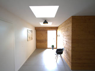 Haus im Alpen-Chic Stil, GERBER Ingenieure GmbH GERBER Ingenieure GmbH Couloir, entrée, escaliers modernes
