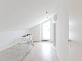 Gun_house_2010 CREMA, tIPS ARCHITECTS tIPS ARCHITECTS Bedroom