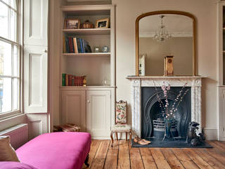 Two beige bespoke alcove units Purdom's Bespoke Furniture Klassische Wohnzimmer Holz Beige Aufbewahrung