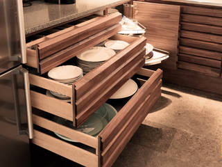 Kuchnia orzech amerykański, PPHU BOBSTYL PPHU BOBSTYL KitchenCabinets & shelves MDF Wood effect