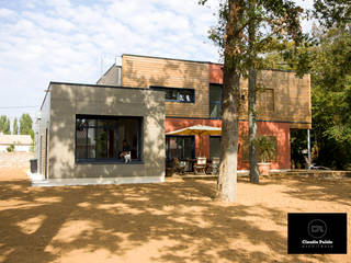 La maison dans les chênes, Agence PULIDO Agence PULIDO Casas modernas