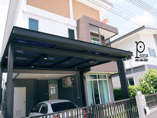 โรงจอดรถหลังคาโพลี่คาร์บอเนตแผ่นตันเรียบ, P-lona P-lona Garage/Rimessa in stile moderno Ferro / Acciaio