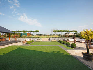 A garden for entertaining in, Charlesworth Design Charlesworth Design Minimalist style garden