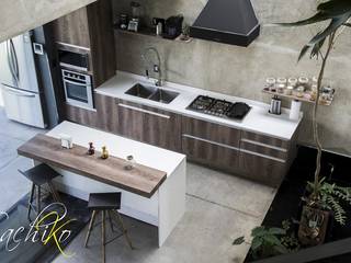 COCINA SOLARES VASANTA 5 homify Cocinas de estilo industrial Almacenamiento y despensa