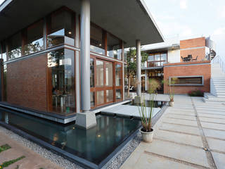 Shah Residence, STUDIO MOTLEY STUDIO MOTLEY Casas de estilo asiático