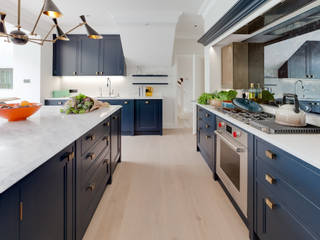 6 Bedroom Riverside Home, Mark Taylor Design Ltd Mark Taylor Design Ltd クラシックデザインの キッチン 青色