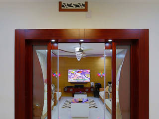 Elegance at Its Best!, Premdas Krishna Premdas Krishna Classic style corridor, hallway and stairs