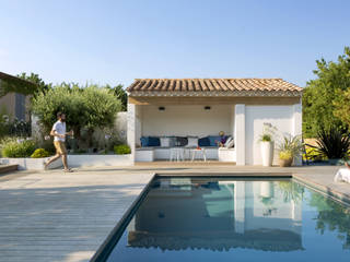 Une Rénovation Contemporaine dans le Région Aix-En-Provence, Agence MORVANT & MOINGEON Agence MORVANT & MOINGEON Śródziemnomorski basen