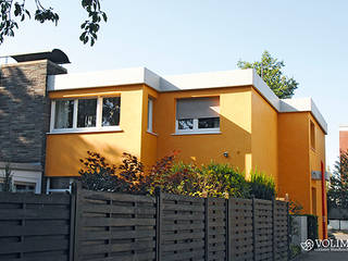 Außenfassade mit Lotuseffekt, Volimea GmbH & Cie KG Volimea GmbH & Cie KG Moderne Häuser Gelb