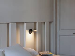 Iluminación dormitorio: Pin de Vibia, iLamparas.com iLamparas.com 미니멀리스트 침실