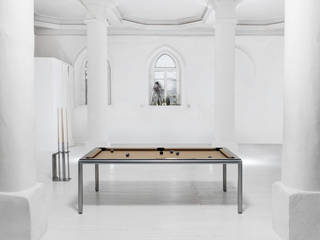 Slimline Pool Table, Luxury Pool Tables Limited Luxury Pool Tables Limited モダンデザインの 多目的室