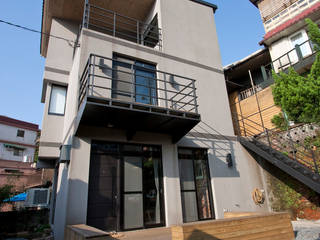 九份M宅, 築里館空間設計 築里館空間設計 Casas modernas