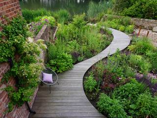 Lakeside garden, Joanne Willcocks, Gardens by Design Joanne Willcocks, Gardens by Design Country style garden Wood