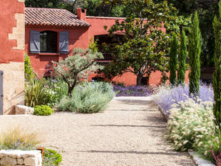 EGUILLES - jardin méditerranéen, Agence MORVANT & MOINGEON Agence MORVANT & MOINGEON Taman Gaya Mediteran