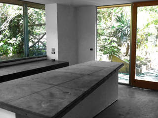 Loft In the Green, ibedi laboratorio di architettura ibedi laboratorio di architettura Modern Kitchen Concrete Grey