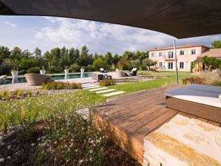 TRETS - jardin contemporain en Provence, Agence MORVANT & MOINGEON Agence MORVANT & MOINGEON حديقة