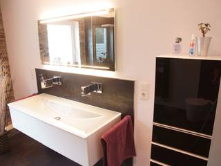 Kundenbad in Riegelsberg, BOOR Bäder, Fliesen, Sanitär BOOR Bäder, Fliesen, Sanitär Modern style bathrooms Tiles