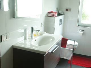 Kundenbad in Überherrn, BOOR Bäder, Fliesen, Sanitär BOOR Bäder, Fliesen, Sanitär Modern style bathrooms Tiles