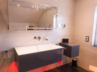 Kundenbad in Homburg, BOOR Bäder, Fliesen, Sanitär BOOR Bäder, Fliesen, Sanitär Modern style bathrooms Tiles