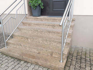 Natursteintreppe in Lauterbach, BOOR Bäder, Fliesen, Sanitär BOOR Bäder, Fliesen, Sanitär Rustic style house Granite