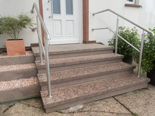 Natursteintreppe in Riegelsberg, BOOR Bäder, Fliesen, Sanitär BOOR Bäder, Fliesen, Sanitär Rumah Gaya Rustic Granit