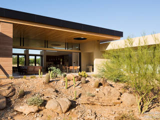 Kendle Design Collaborative | Desert Wash | Paradise Valley, AZ, Chibi Moku Architectural Films Chibi Moku Architectural Films Modern Houses Concrete Beige