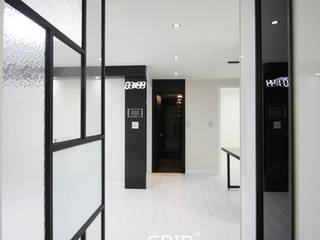 부평구 삼산동 현대 아파트 리모델링, Design Studio Grid+A Design Studio Grid+A Minimalist corridor, hallway & stairs Metal