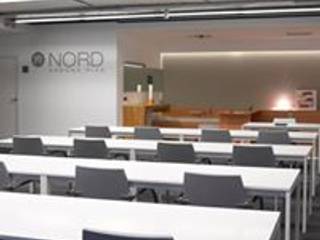 SHOWROOM DOMÓTICO Y AULA DE FORMACIÓN, NORD ARBONA PIZÀ NORD ARBONA PIZÀ ห้องทำงาน/อ่านหนังสือ