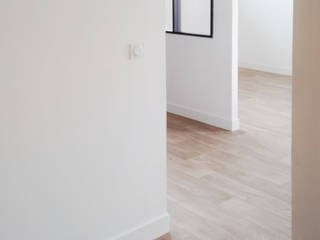 Appartement 54, Atelier Maziné Atelier Maziné Koridor & Tangga Klasik