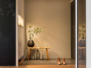 賀澤室內設計 HOZO_interior_design homify Eclectic style corridor, hallway & stairs