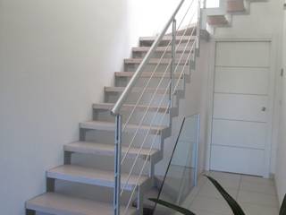 Casa R1 - Interior Design appartamento, duedì - studio di progettazione duedì - studio di progettazione Modern corridor, hallway & stairs