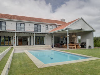 House Serfontein, Muse Architects Muse Architects Nhà phong cách mộc mạc