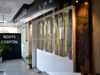 Roots Dental Clinic, prarthit shah architects prarthit shah architects Modern corridor, hallway & stairs