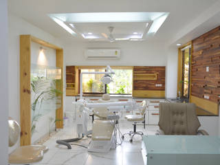 Dental Clinic @ Prarthna Hospital, prarthit shah architects prarthit shah architects Office spaces & stores