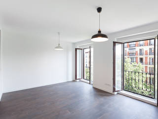 Reforma integral para piso de 140 m2 en el centro de Madrid., Arkin Arkin Modern Living Room Wood Brown