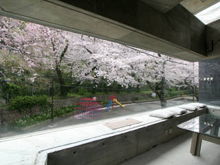 さくらを見る家, 藤井伸介建築設計室 藤井伸介建築設計室 Modern living room