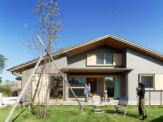 IT House, 磯村建築設計事務所 磯村建築設計事務所 日本家屋・アジアの家 木 灰色